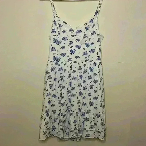 Hollister Floral Tie Back Dress - Picture 2 of 8